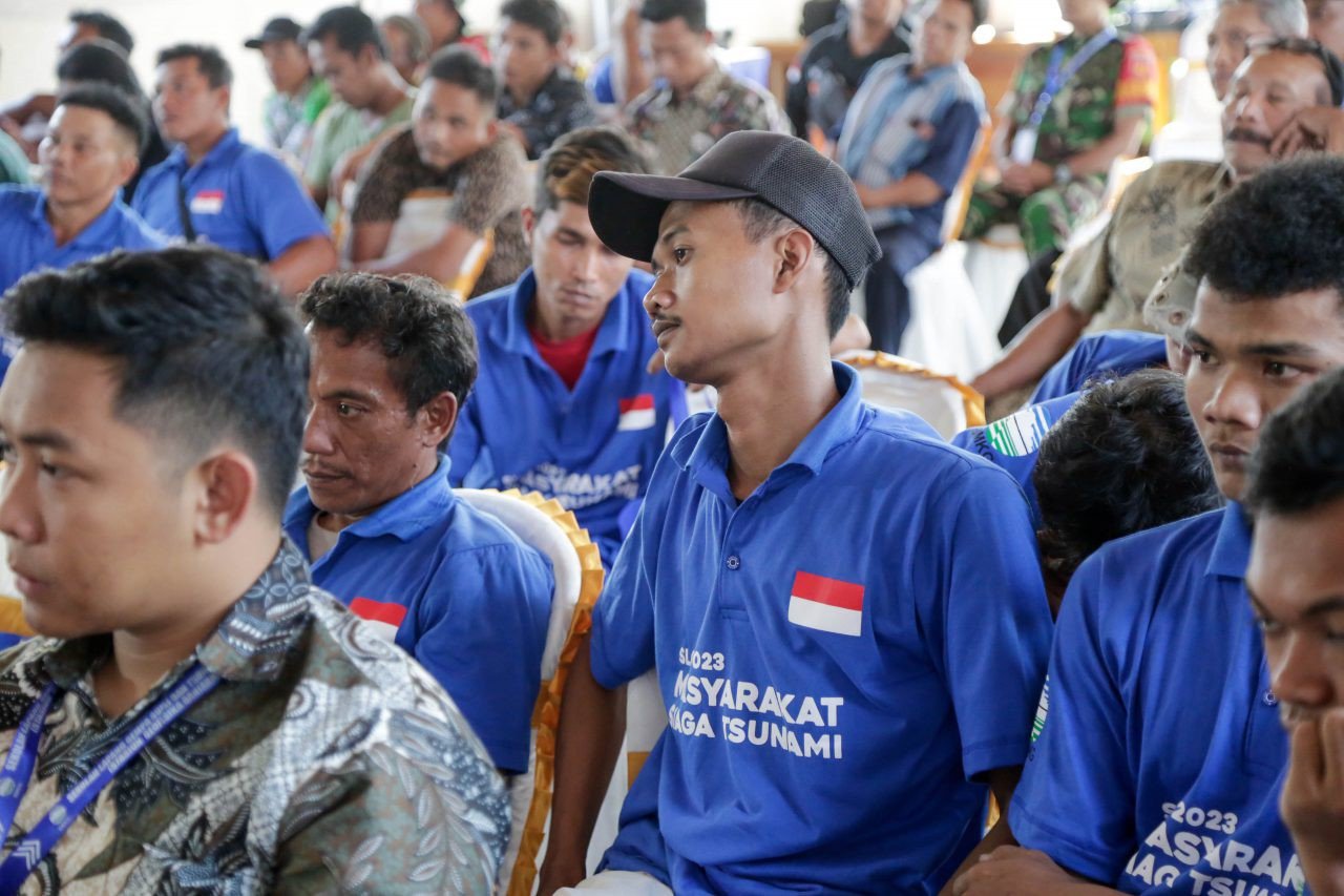Kesiapsiagaan Masyarakat Buru Diperkuat Melalui Pelatihan Gempa Sekolah Lapang BMKG Ambon