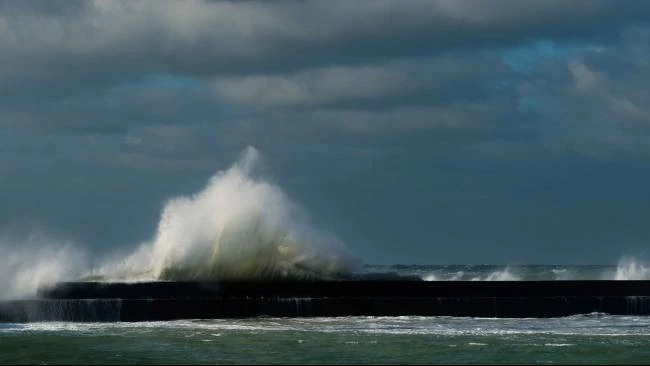 Peringatan Dini BMKG: Gelombang Tinggi 4 Meter Mengancam Perairan Ini 12-15 Oktober 2025