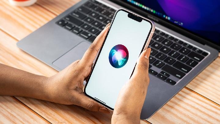 Apple Kembangkan Aplikasi Serupa ChatGPT untuk Siri Baru