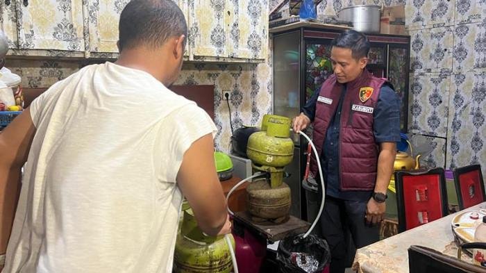 4 Fakta Penggerebekan Penyalahgunaan Gas Elpiji 3 Kg ke Tabung 12 Kg