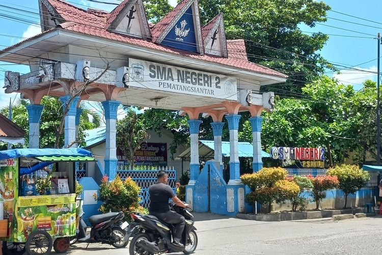 Masih Bawa Bekal, Mengapa Siswa SMA 2 Siantar?