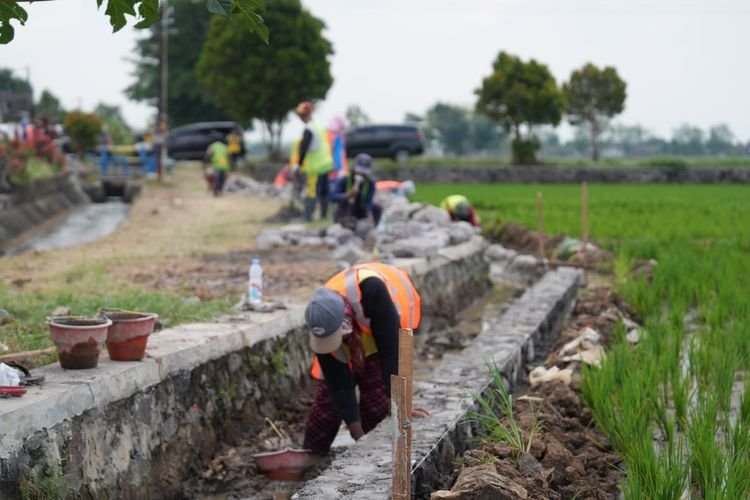 Progres 93,7%, Saluran Irigasi Karanganyar Selesai Oktober 2025