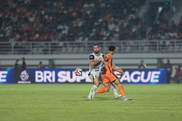Persija Kalah Telak di Samarinda, Pelatih dan Kiper Kritik Keputusan Wasit!