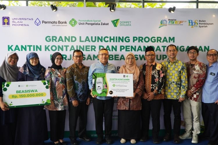 Kantin Kontainer UII Diresmikan oleh Dompet Dhuafa dan Permata Bank Syariah untuk Mahasiswa Berprestasi