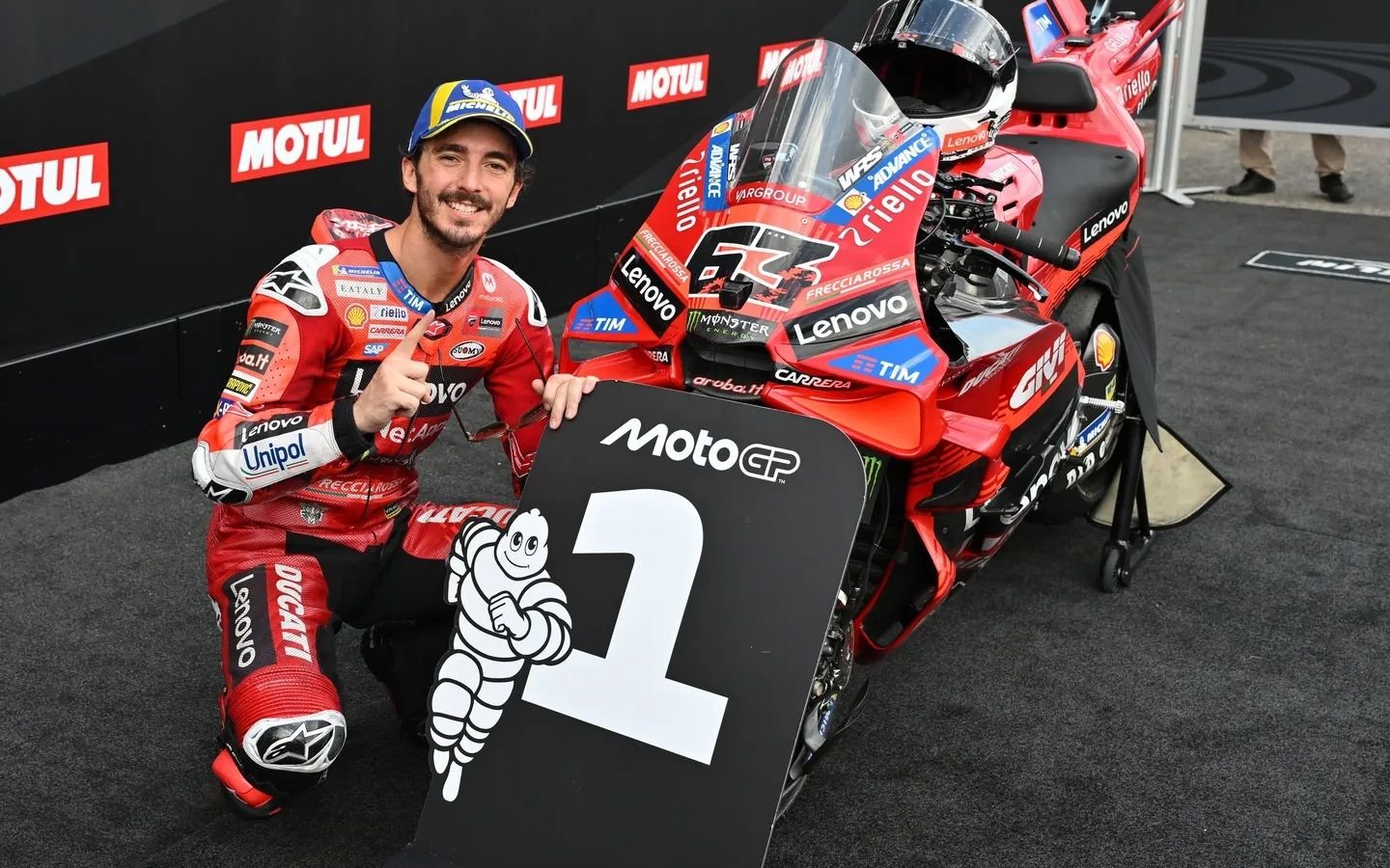 MotoGP 2025 Indonesia: Bagnaia Lakukan Ritual Tolak Bala Lombok Meski Sempat Menghindar