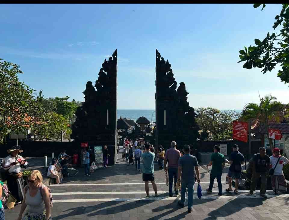 Taman Ayun dan Simbol Kosmis Tersembunyi