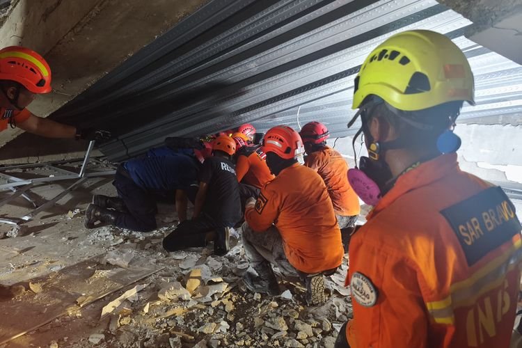 7 Korban Masih Tertimbun di Ponpes Al Khoziny, Diperkirakan Selamat