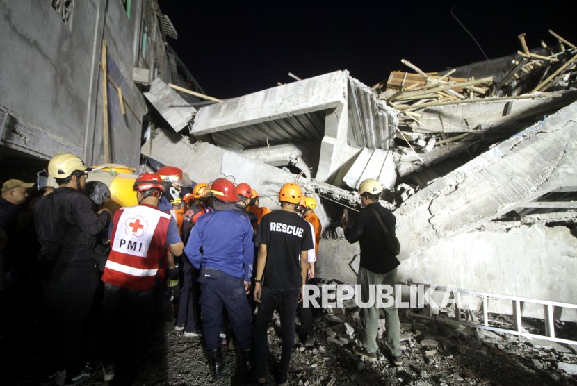 Waktu Selamatkan Santri Tertimbun di Ponpes Al Khoziny Menipis