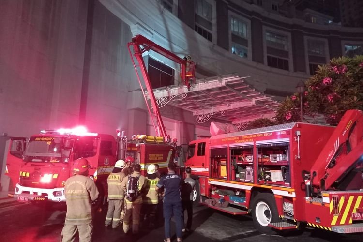 Lantai Satu Mal Indonesia Terbakar, Api Padam dalam Tiga Jam
