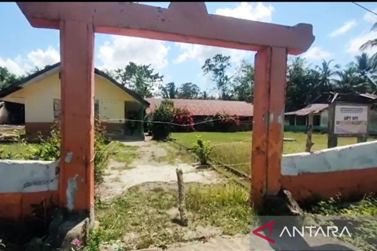 Sekolah Negeri di Bulukumba Dikelilingi Kawat Berduri, Pelaku Dilaporkan ke Polisi