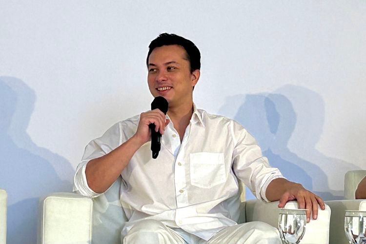 Pengobatan ala Nicholas Saputra, dari Alam ke Orang Baru