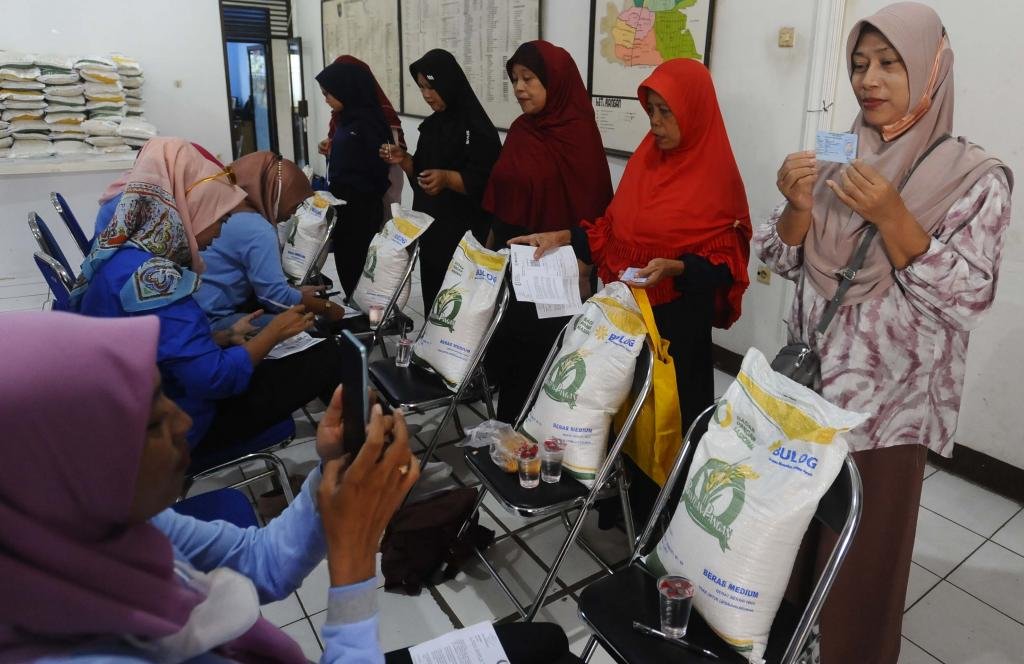 Kamu Termasuk? Bansos Tahap 4 2025 Beras 20 Kg, Hanya Untuk 3 Golongan Ini!