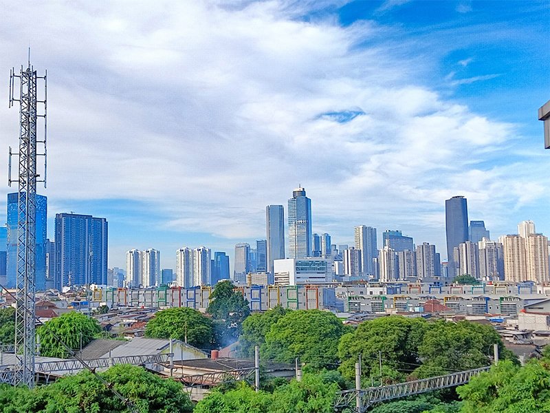 Prakiraan Cuaca Jakarta 12 Oktober: Berawan, Suhu Maksimal 33 Derajat