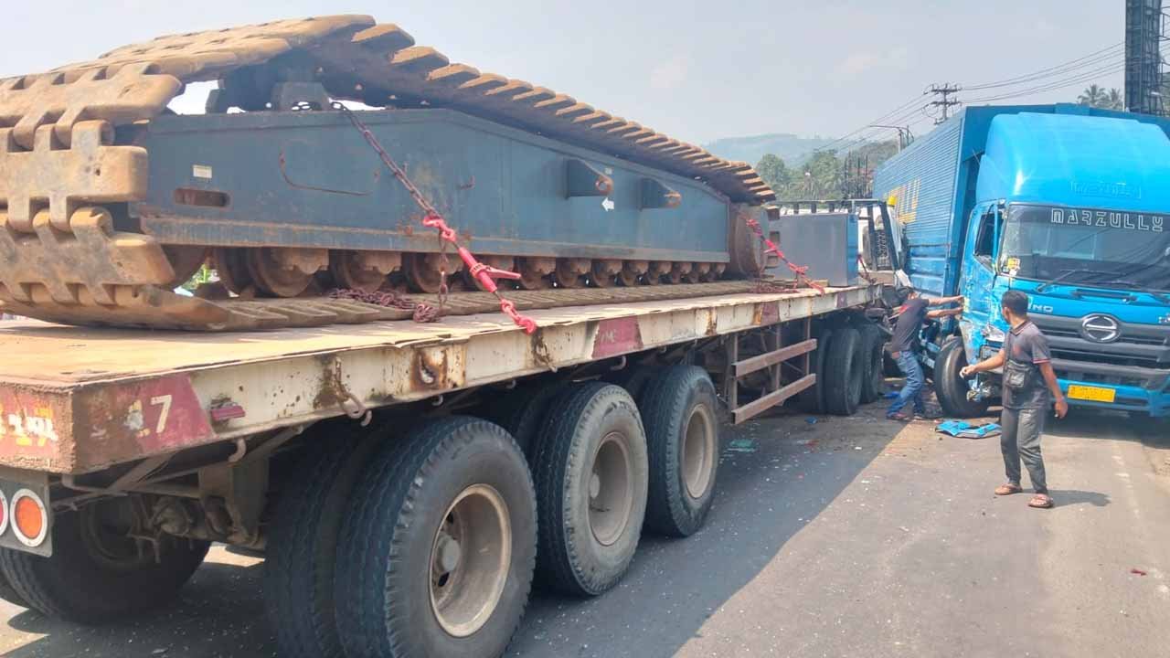 Kecelakaan Maut, Pemotor Tewas, Polisi Sebut Ditabrak, Saksi Sebut Jatuh Sendiri